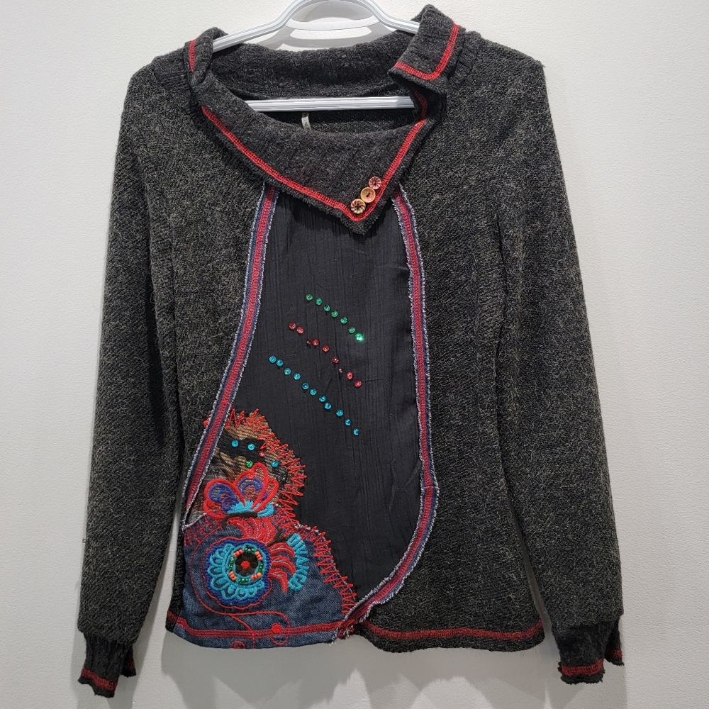 Forla Paris Grey Designed Sweater Size Medium